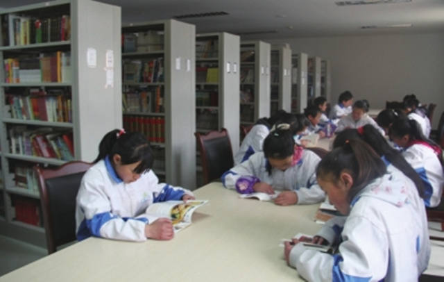 努力构建面向21世纪人才培养新模式  ——记蓬勃发展的松潘县教育事业