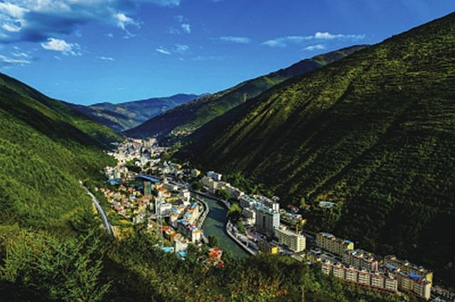 新起点上从容再出发  ——“高原明珠城最美马尔康”抒写创新发展新篇章