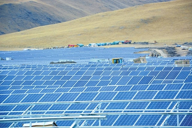 阿坝县发展“阳光经济”