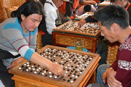 阿坝县第七届体彩杯藏棋赛拉开序幕