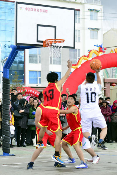 阿坝县"德阿杯"职工篮球运动会开幕
