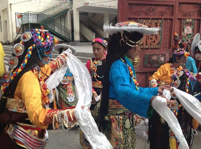 一妻多夫制等婚姻习俗在巴塘地区的演变及原因