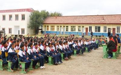 若尔盖县“送法律进乡村、进学校”宣讲活动走进班佑乡中心校