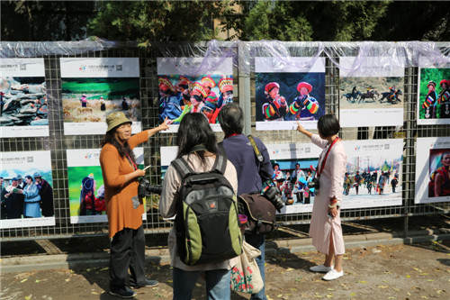 松潘县70幅摄影作品参加国际摄影展