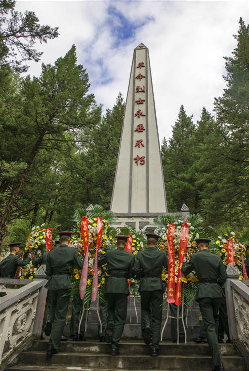 马尔康地区举行烈士纪念日公祭活动