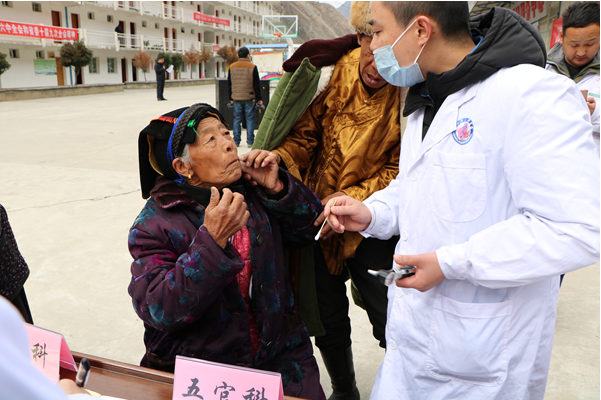 黑水县持续开展 “迎新春、送祝福”