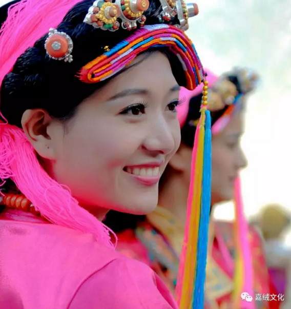 嘉绒藏族女人头帕的来历