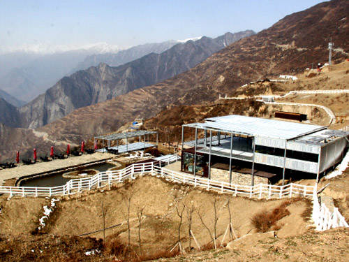 杭州美女辞职赴理县浮云牧场做管家