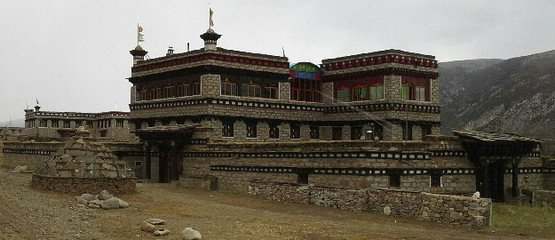 浅谈康巴藏族民居文化