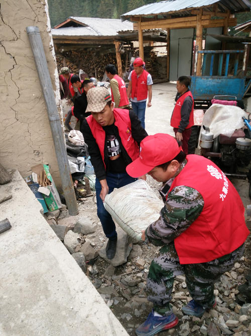 九寨沟大录乡开展先锋主题党日活动