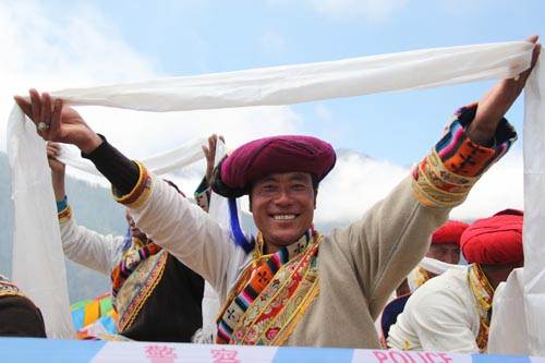 小金县在朝山坪举办传统朝山会