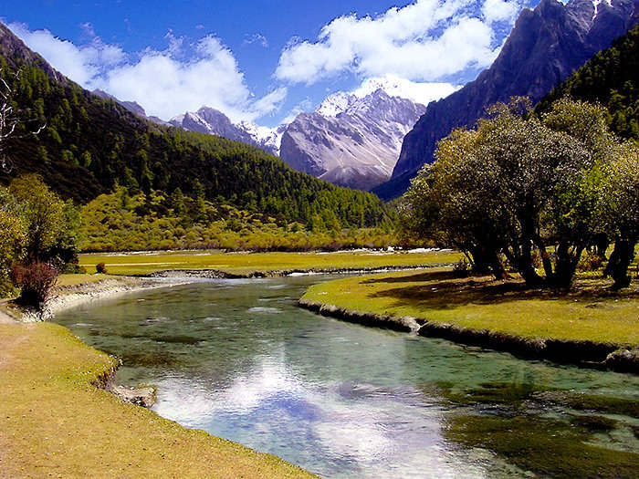 稻城县普及藏语学习重推双语夜校