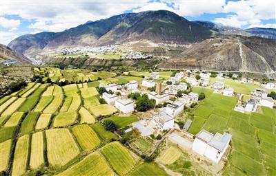 乡城围绕民生做足绣花功夫