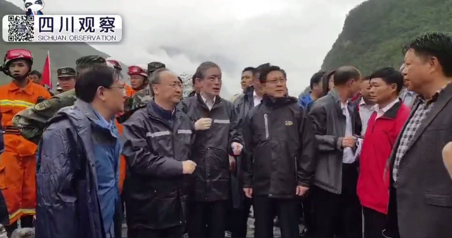 王东明尹力在灾害现场紧急部署抢捡救援工作