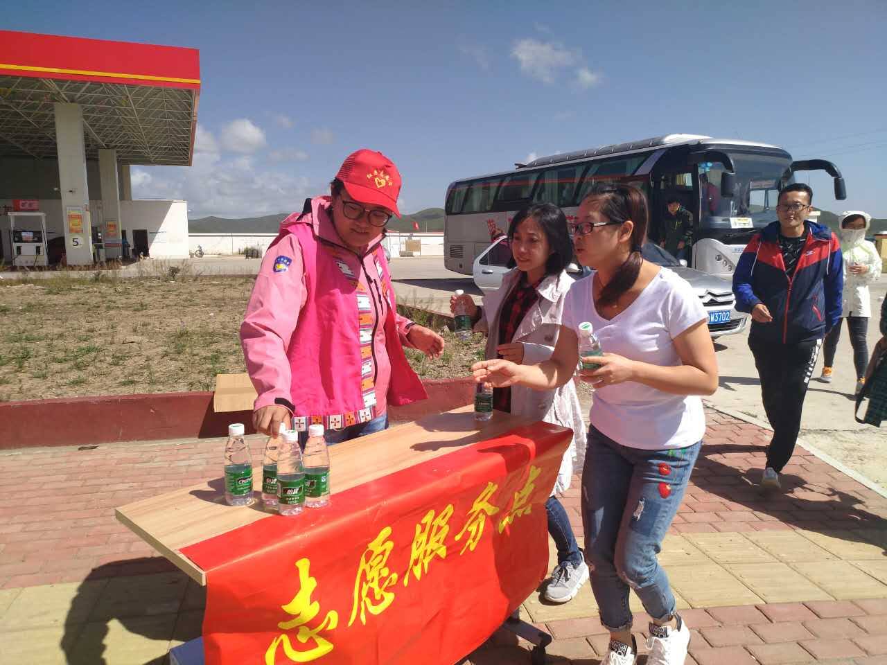 红原县妇联积极投身抗震救灾工作