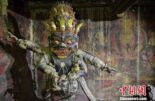 石渠现明代壁画与雕塑 填补多项藏传佛教艺术史空白