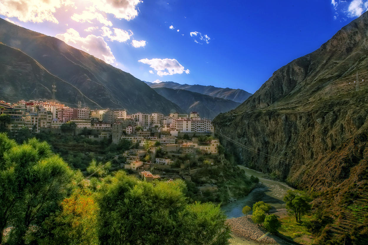 小金县：“星级管理”模式强化基层党组织服务功能