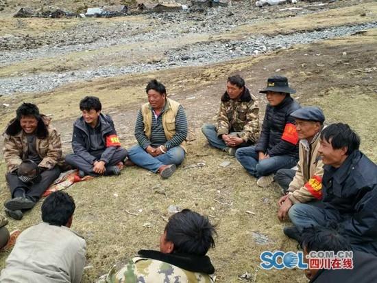 巴塘县成立“挖虫草山点”临时党支部 多重措施保安全