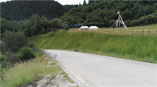 阿坝县查理乡实施植被恢复160余亩