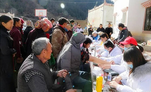 阿坝州医院专家团队到壤塘开展义诊巡诊