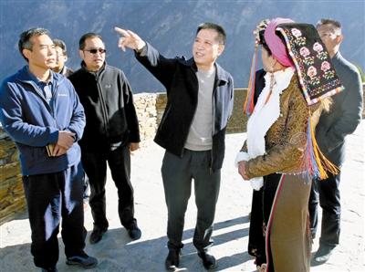 因地制宜发展特色产业 积极实施乡村振兴战略