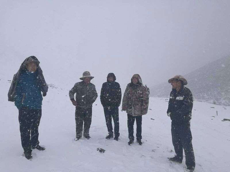 党旗映红扶贫路