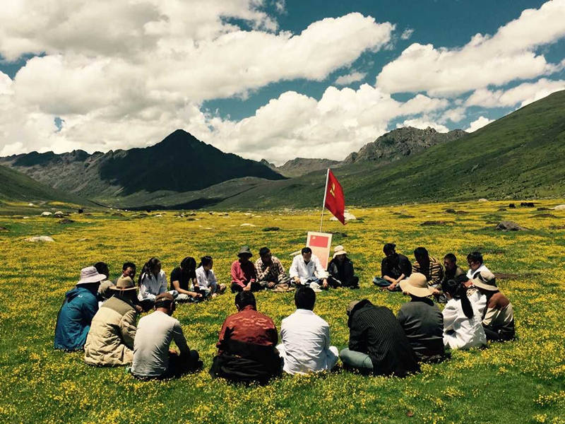 壤塘县“先评后考”促进大学生村官有序流动