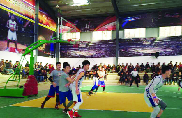 冬季篮球赛 热了身子暖了心