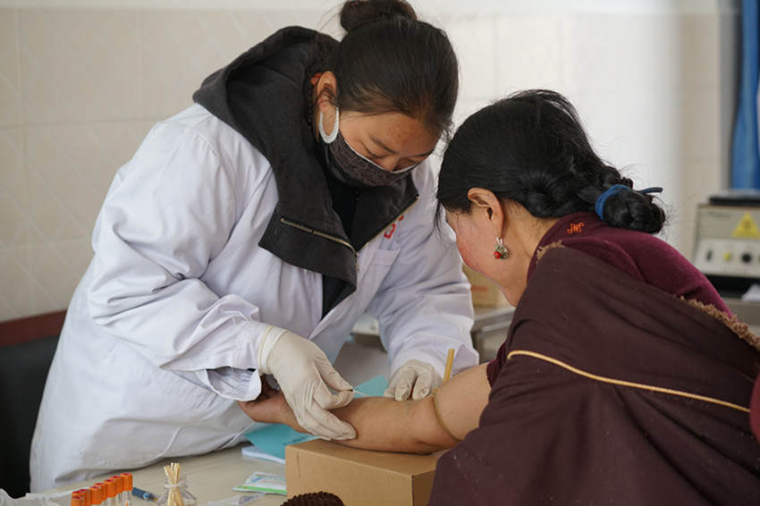 保障群众健康 助力脱贫攻坚