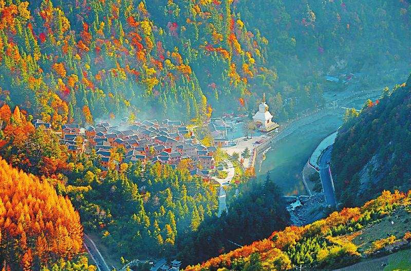 雪山隧道 打通一条致富“天路”