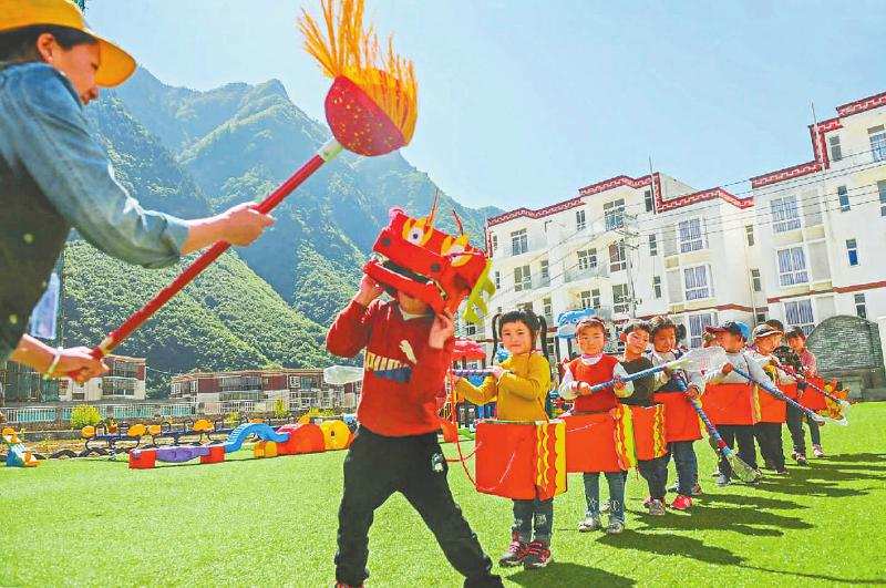 黑水县：芦花镇黑籽儿幼儿园开展丰富多彩的校园活动