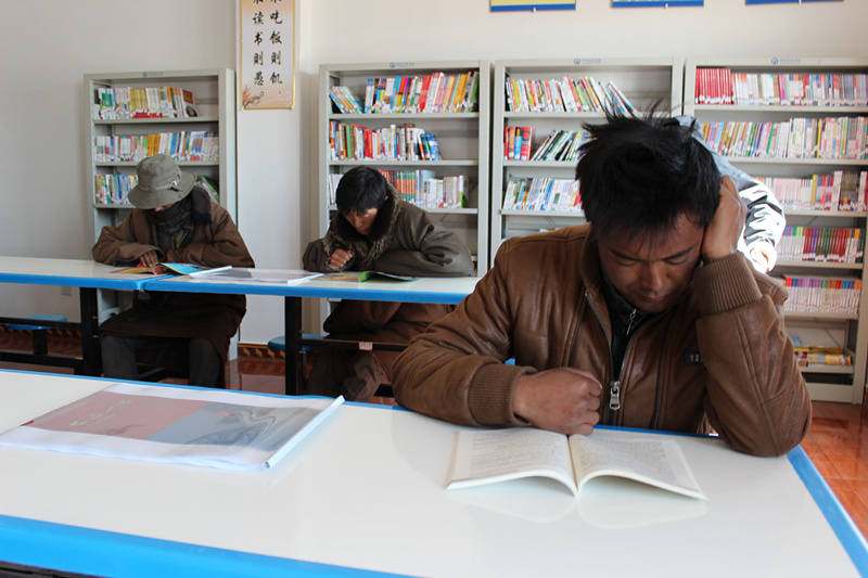 甘孜县文化惠民为群众幸福加码