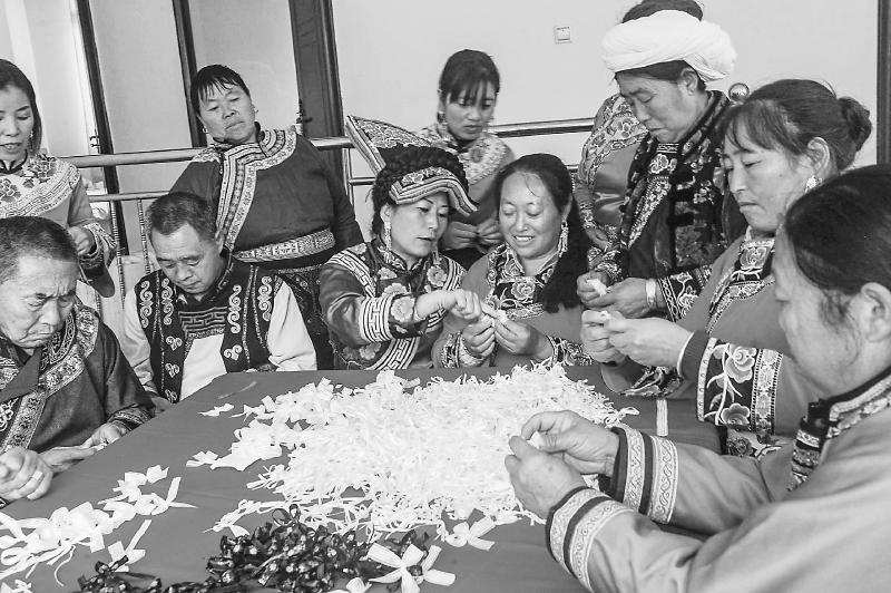 汶川县：羌绣扶贫促发展