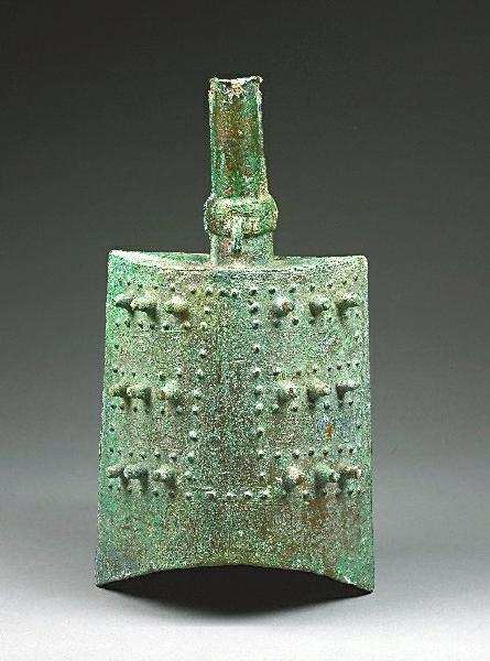 茂县牟托一号墓：从出土编钟看多元文化共融