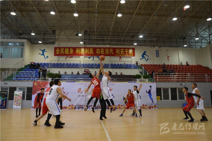 泸定县举办纪念改革开放40周年暨2018年“民族团结杯”篮球赛