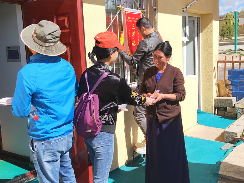  甘孜县开展“文明卫生户”评选活动 奏响乡村文明新曲