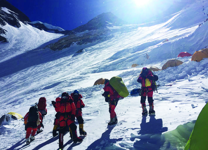川藏登山队和他们的世界之巅