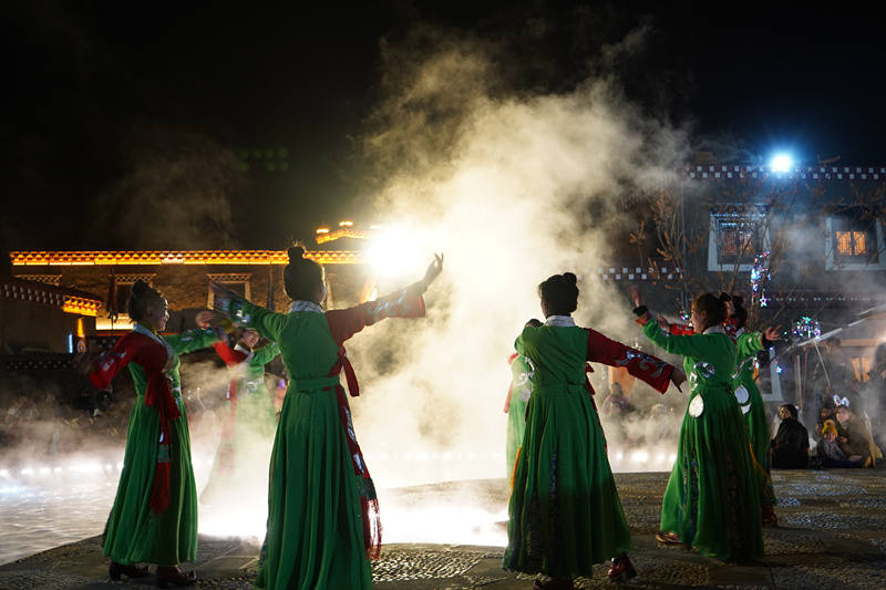 甘孜县春节期间文体活动丰富多彩