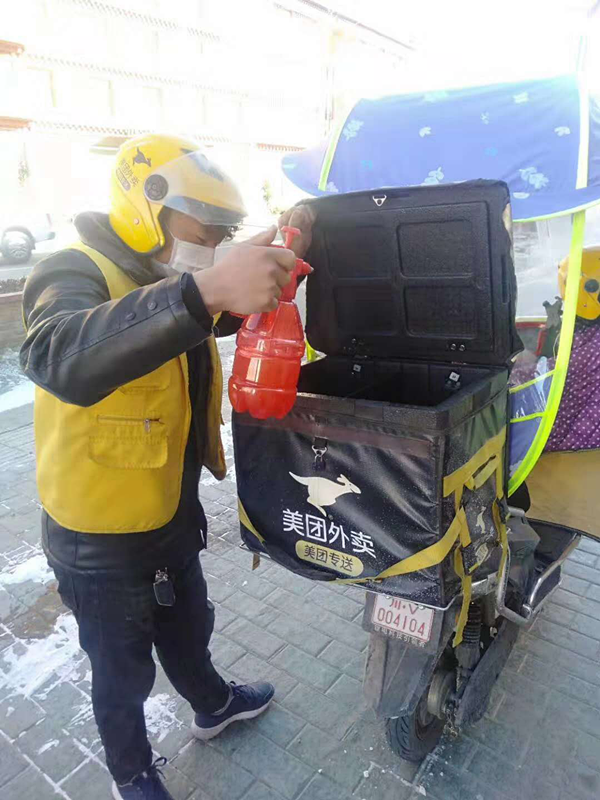 阿次:送外卖跑出脱贫路