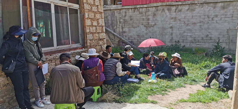 理塘县甲洼镇：“坝坝会”带来文明风