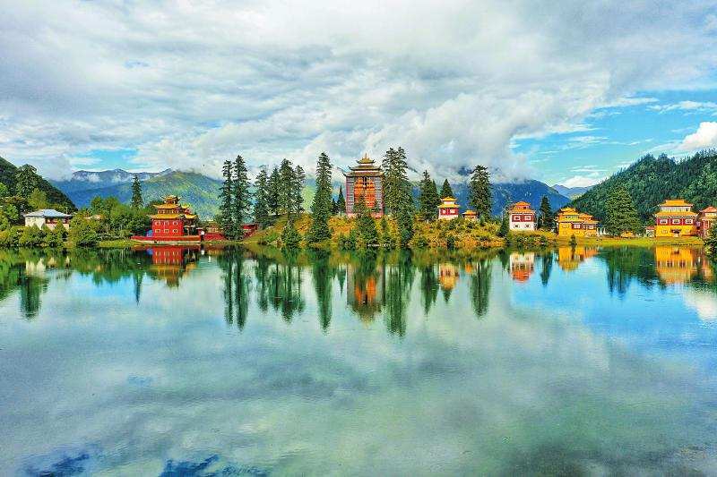 新龙 变腹地为“聚宝盆”走好奔康路