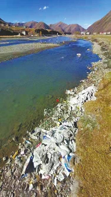 摄影天堂新都桥河道成“垃圾场”当地回应：将强化措施整改