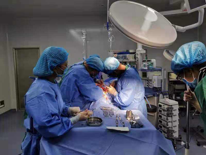 甘孜县人民医院成功救治一例开放性胸腹联合伤失血休克患者