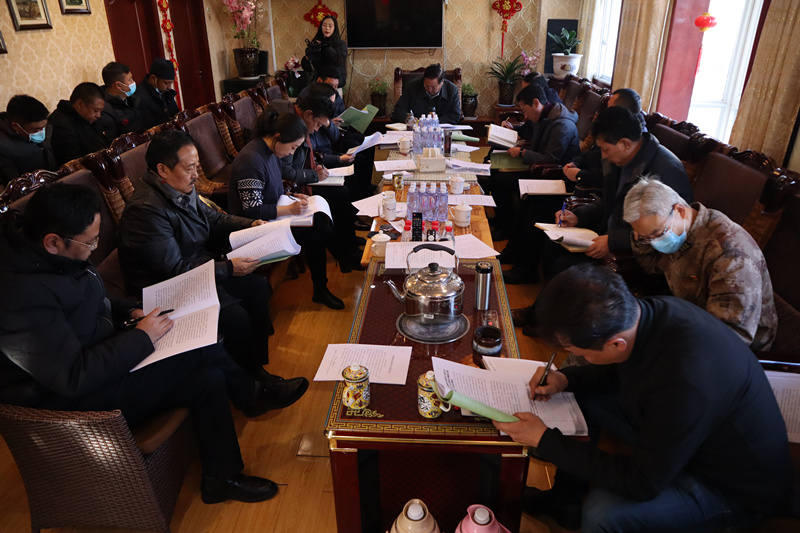 甘孜县召开理论学习中心组集中学习会议