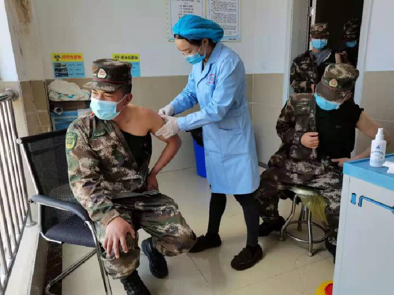 甘孜县构建群众免疫屏障 筑牢安全健康防线