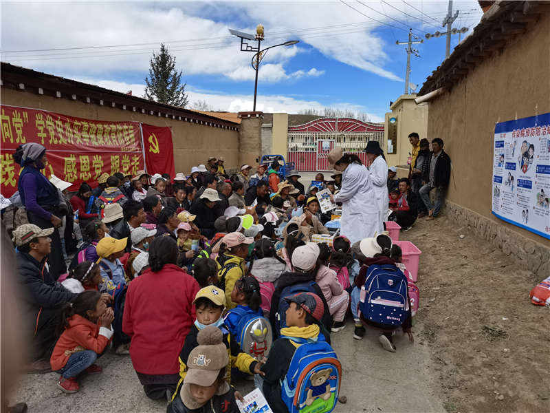 甘孜开展"我为群众办实事 疾病预防入基层"活动