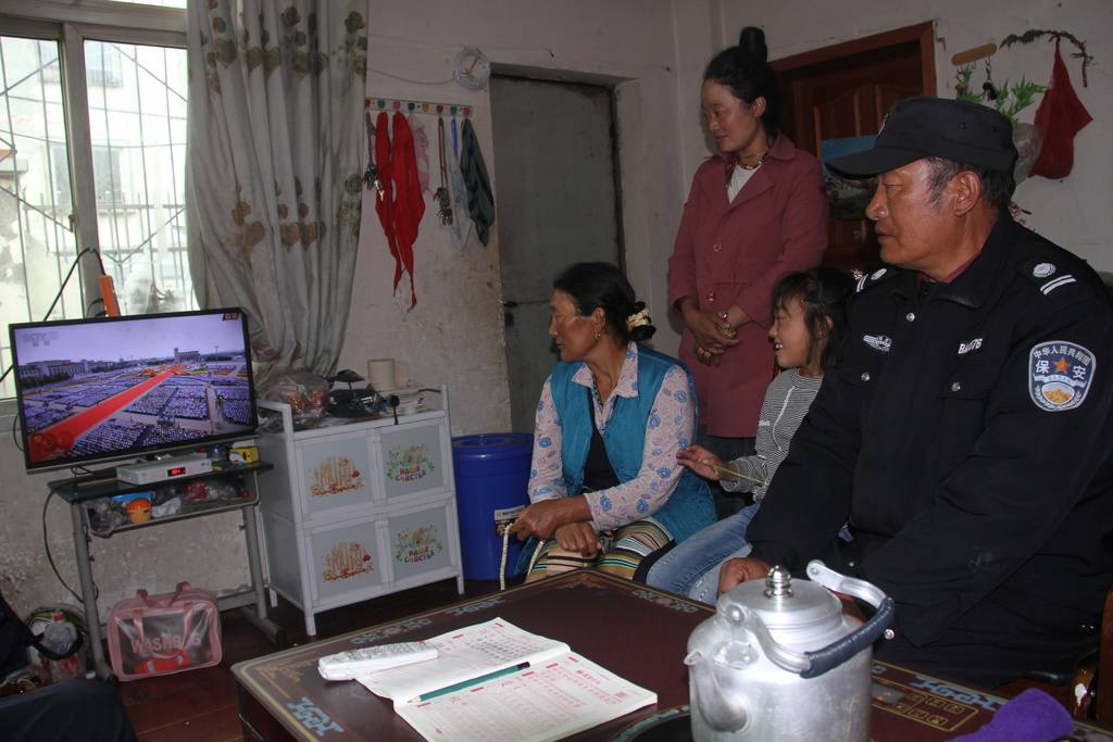 党的盛典 天府欢庆丨甘孜州各地干部群众收听收看庆祝中国共产党成立100周年大会