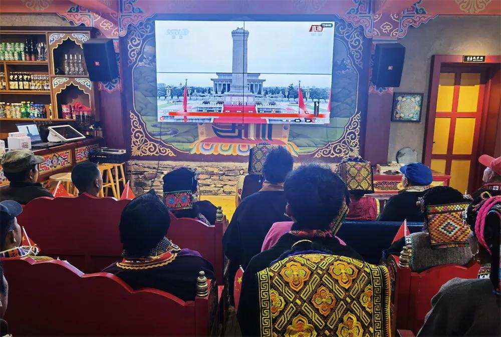 阿坝州广大党员干部群众收听收看中国共产党成立100周年大会直播！