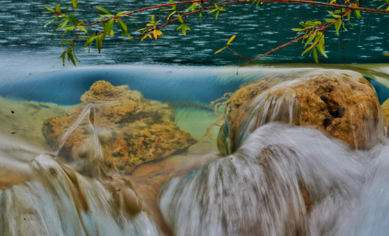 人间仙境“补妆”归来 金秋九寨沟盛装迎客