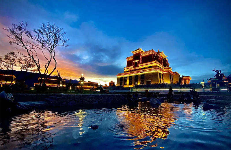 “云游甘孜”短视频为甘孜县文化旅游“景”上添花